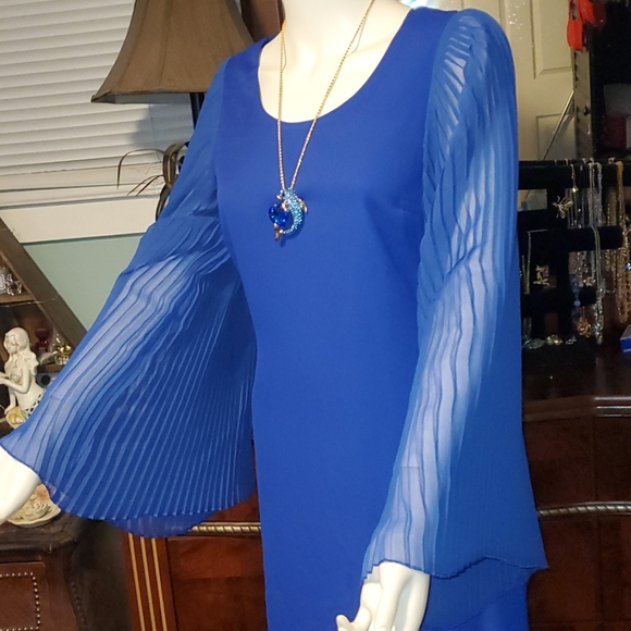 Azure blue 👗 - Picture 5 of 7